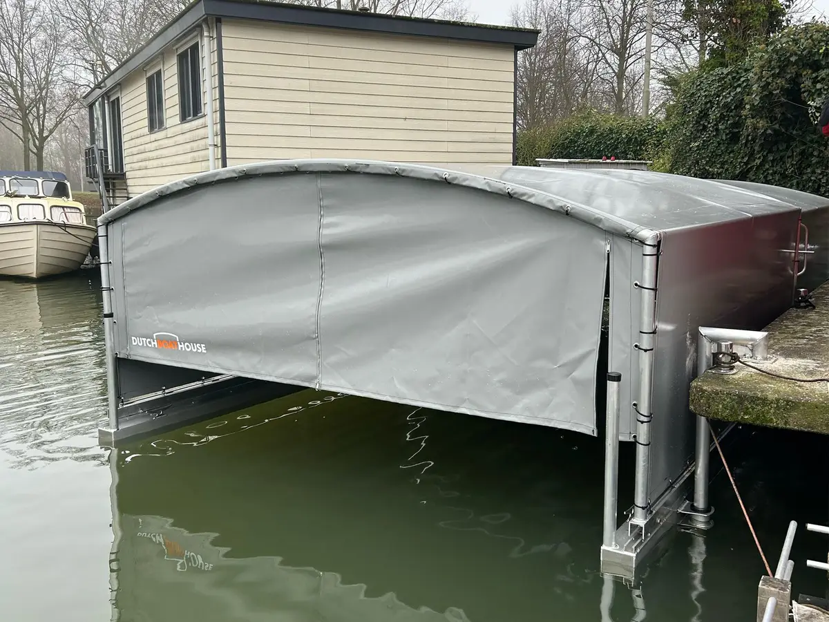 Bootoverkapping, project Bootoverkapping bij een woonboot in Utrecht – 7 x 3 meter – foto 1