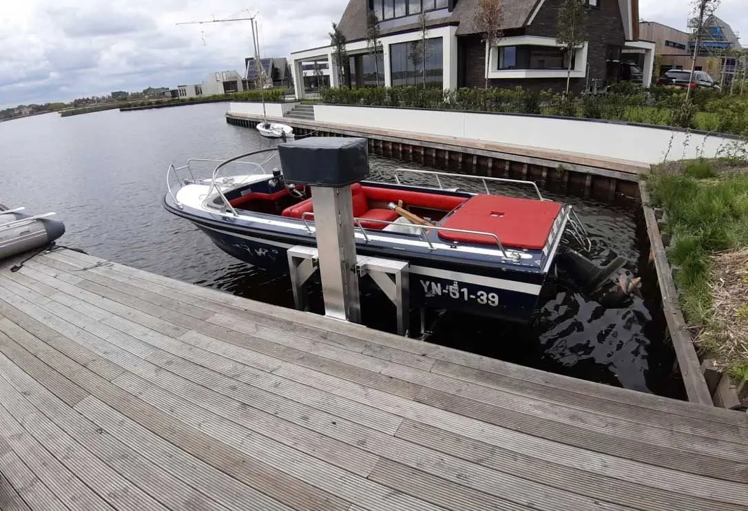 Bootlift voor een sloep