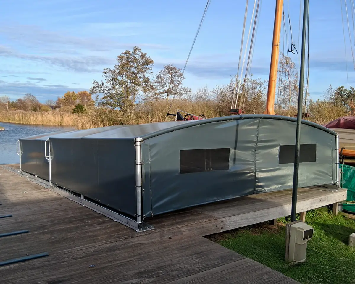 Bootoverkapping, project Bootoverkapping Wal-Wal met drie schuifdelen in Nederhorst den Berg