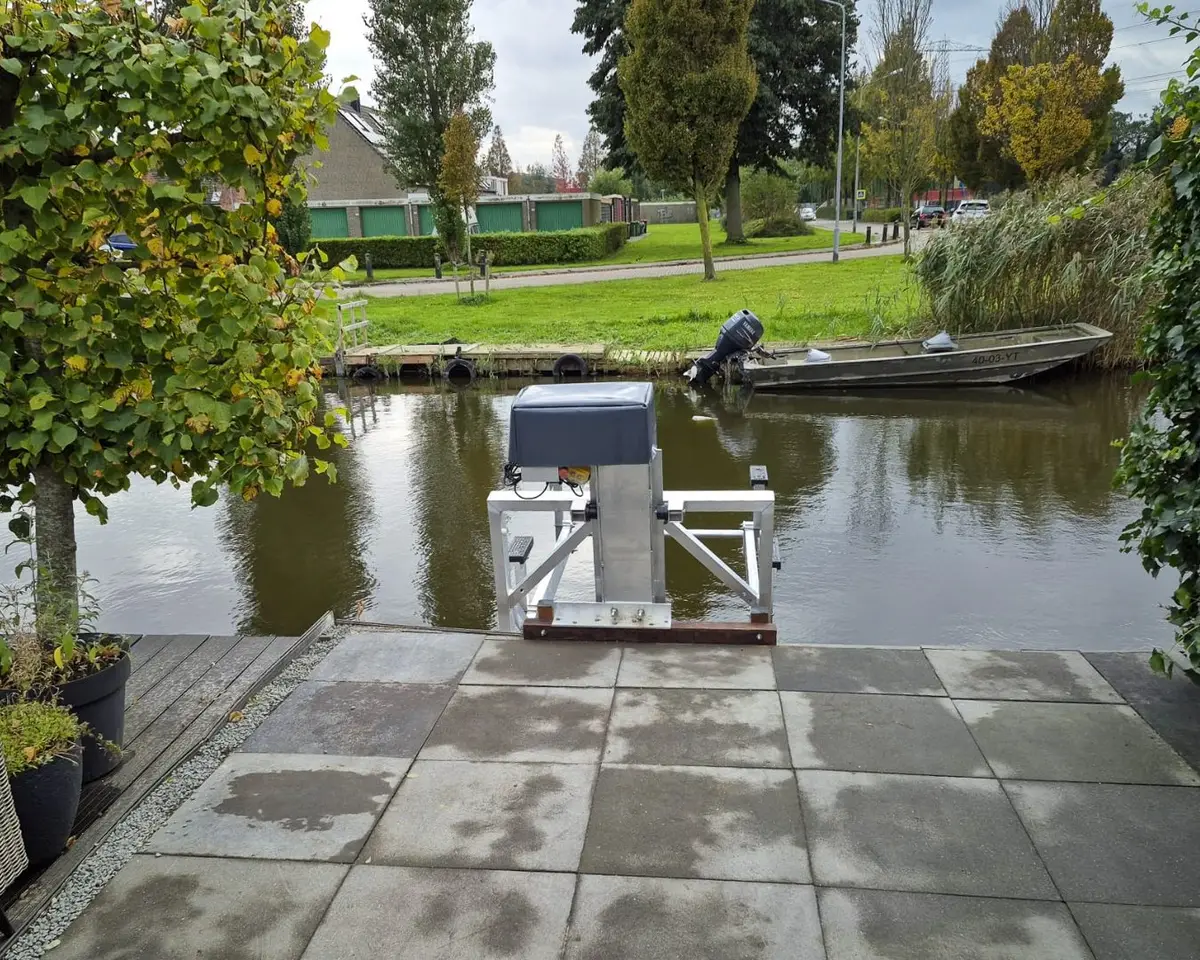 Bootlift, project Elektrische kadelift met afstandsbediening in Oostzaan – foto 1