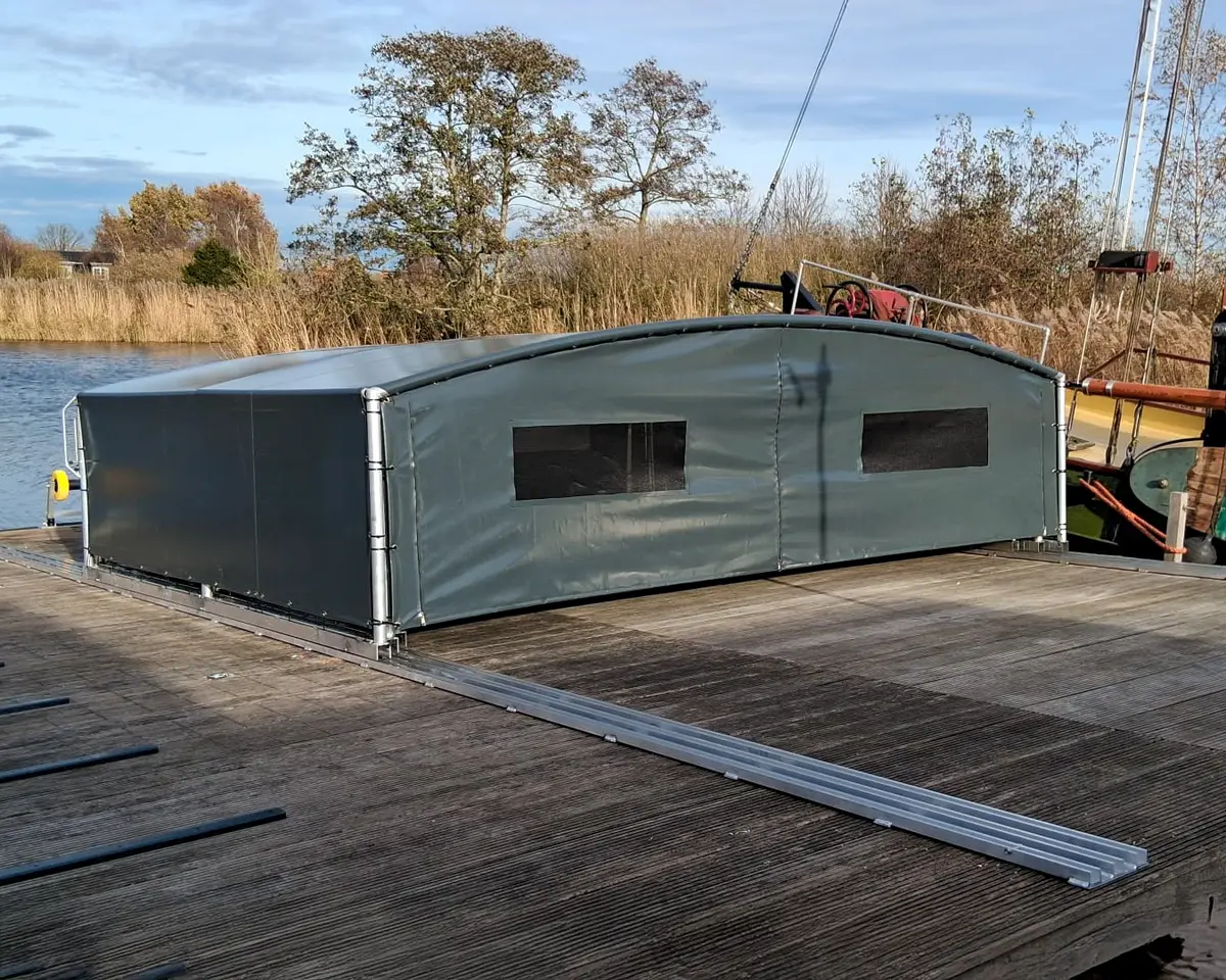 Bootoverkapping, project Bootoverkapping Wal-Wal met drie schuifdelen in Nederhorst den Berg – foto 1