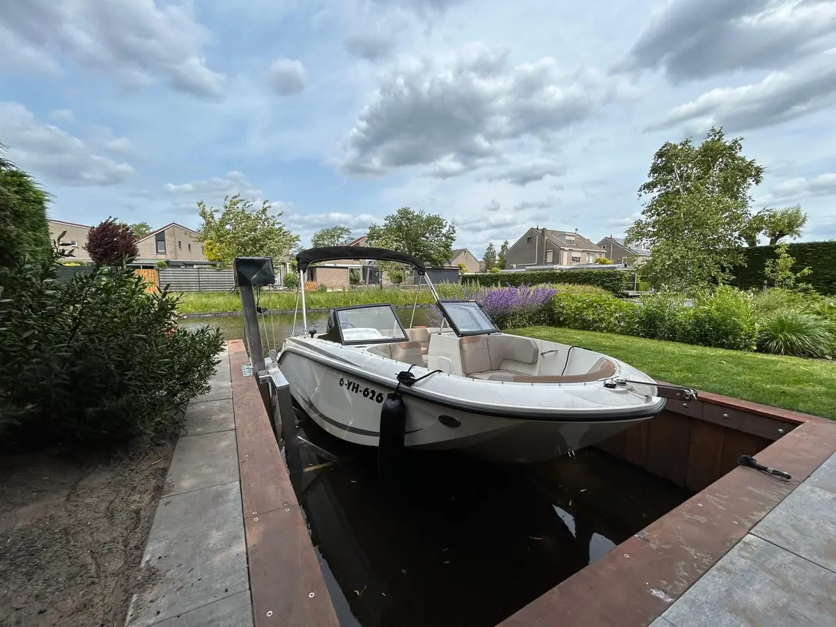 Bootlift, project Kadelift in Oostzaan – 1.200 kg hefvermogen – foto 1