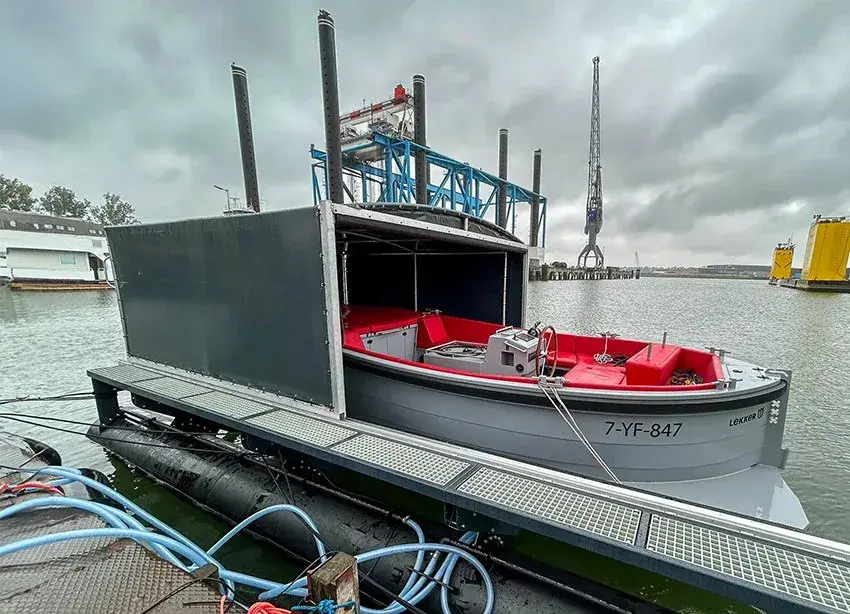 Bootlift, project Drijvende bootlift in Rotterdam – 3.500 kg draagvermogen – foto 1