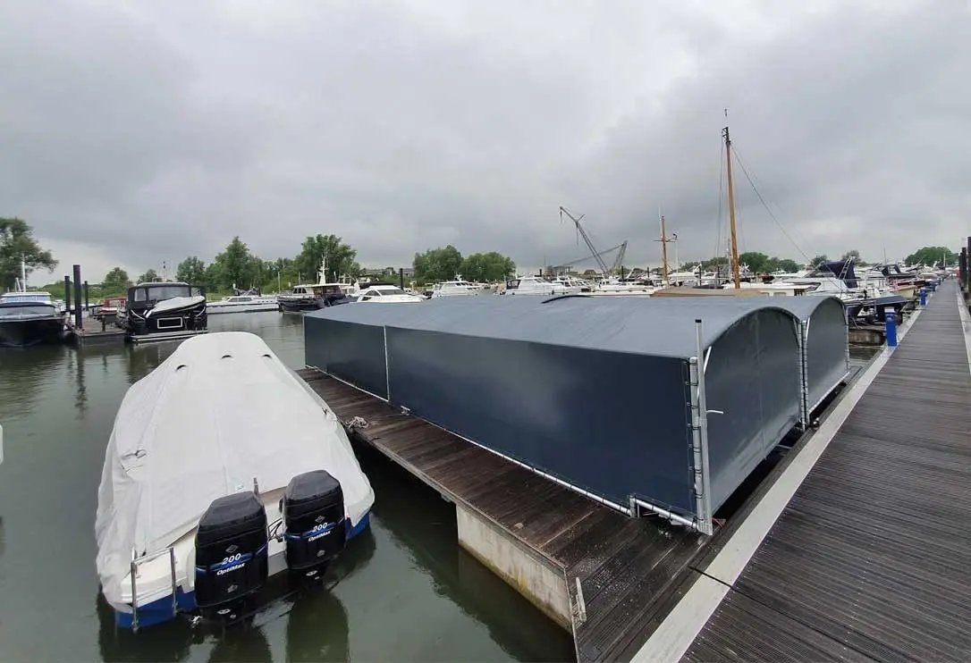 Bootoverkapping, project 3 bootoverkappingen Drijf-Drijf voor Sleeuwijk Yachting – foto 1