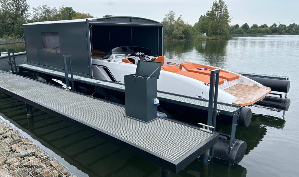bootlift met bootoverkapping 2